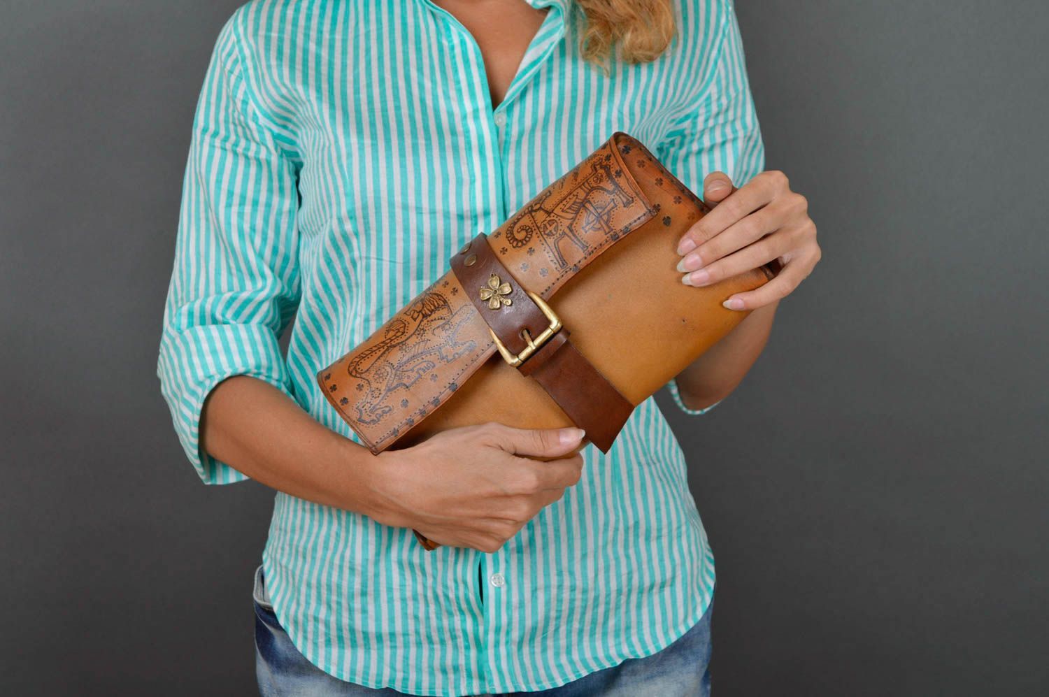 Bolso de mano hecho a mano clutch de cuero hermoso accesorio para mujer foto 5