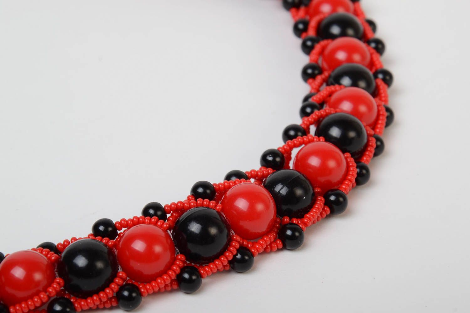 Stylish large handmade designer beaded necklace of red and black colors photo 4