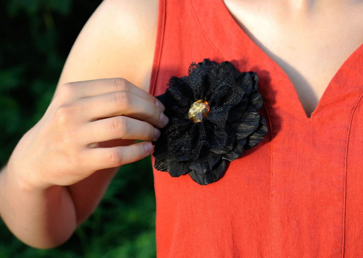 Flower brooch made ​​of leather and lace photo 4