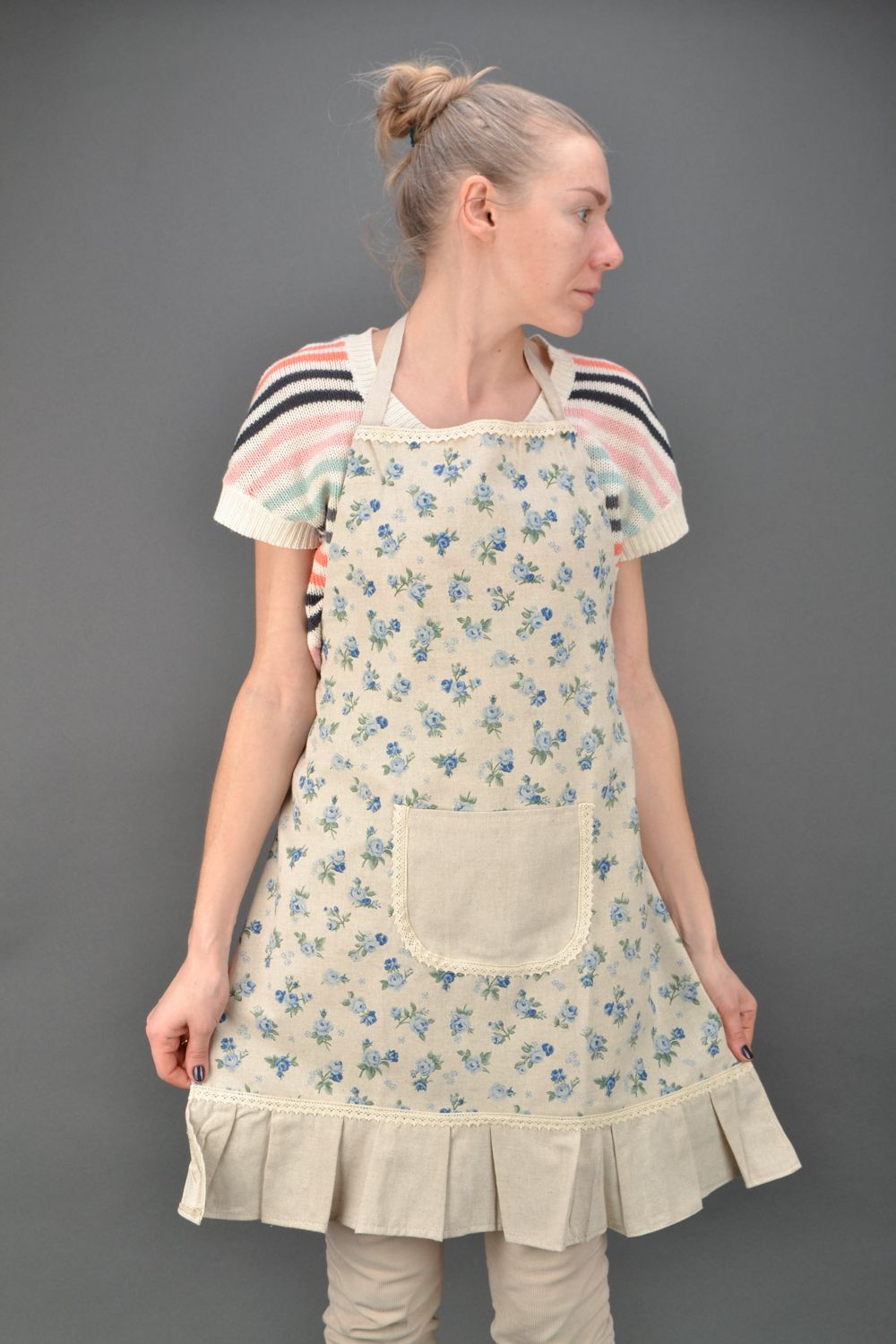 Women's fabric apron with lace photo 2
