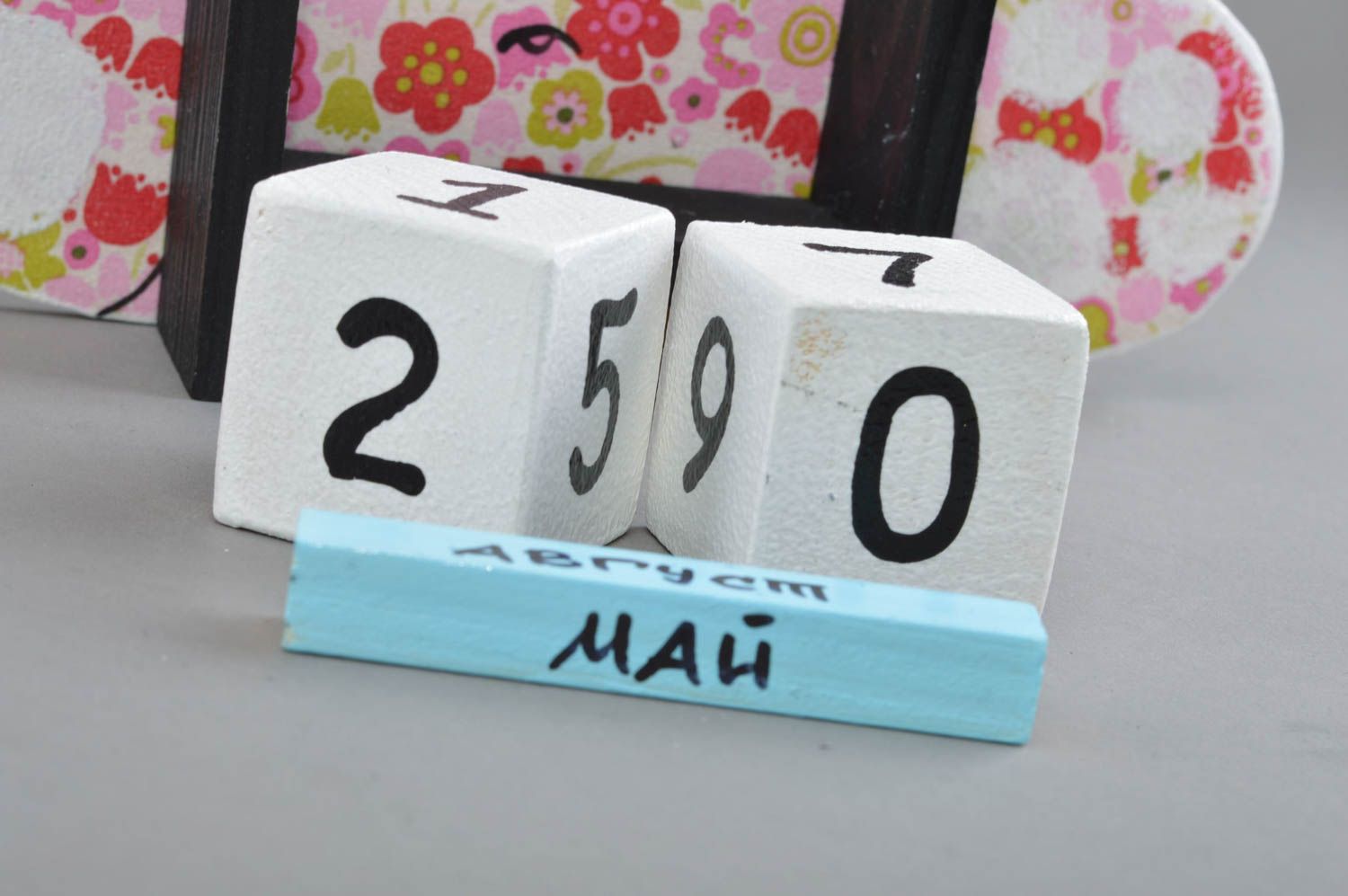 Calendrier perpétuel en bois fait main peint avec cubes pour enfant Ours floral photo 4