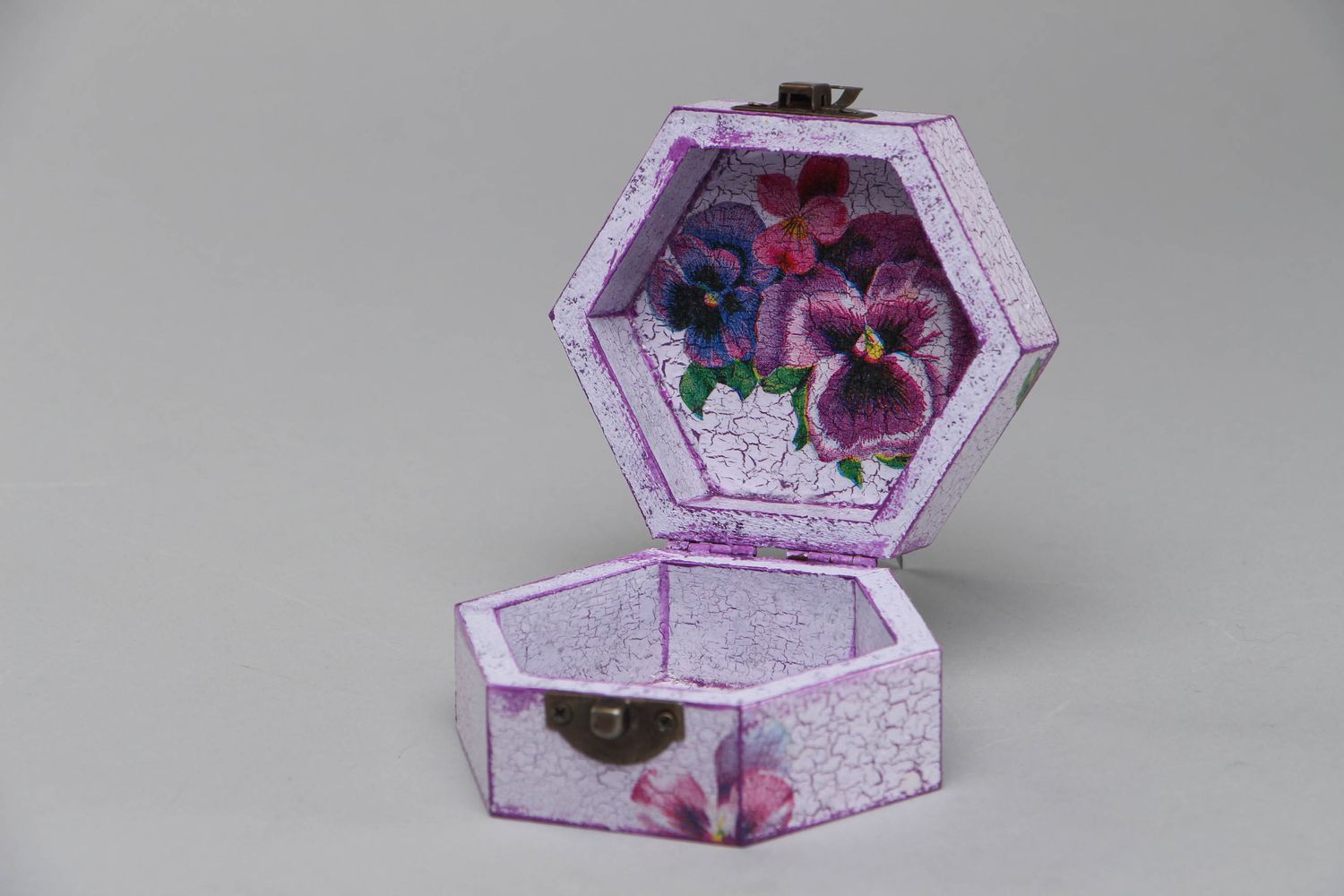 Boîte en bois décorative faite main originale peinte violette avec image fleurs photo 2
