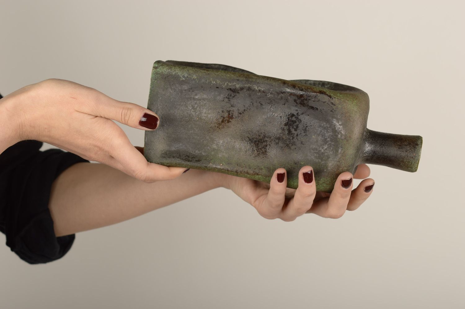 Botella de barro para vino hecha a mano vajilla decorativa objeto de decoración foto 1