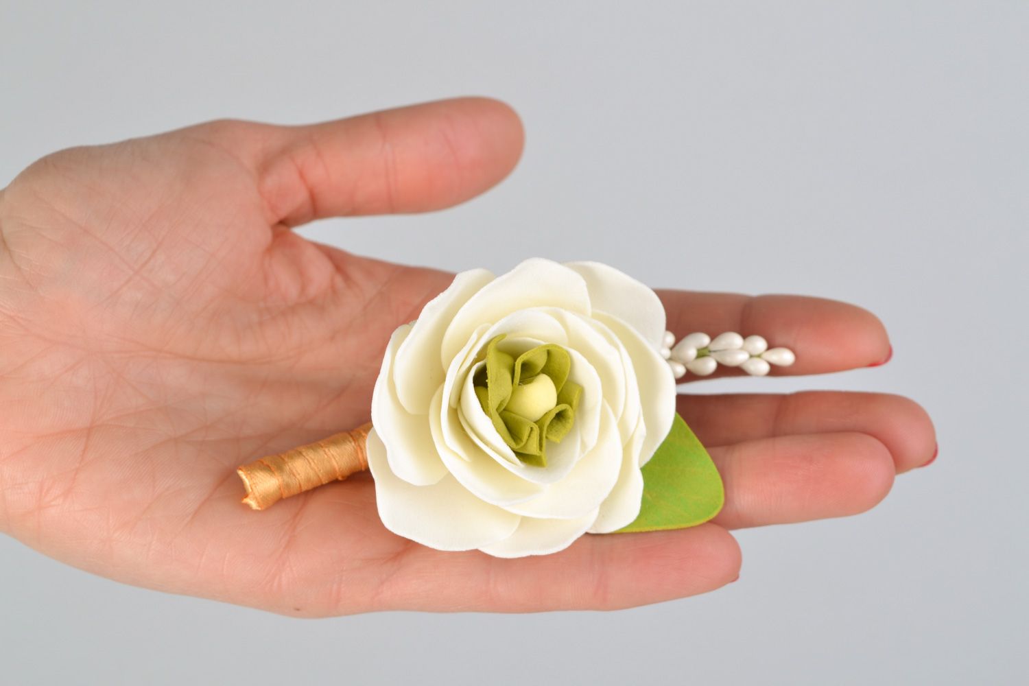 Свадебная бутоньерка цветок ранункулюс фото 2