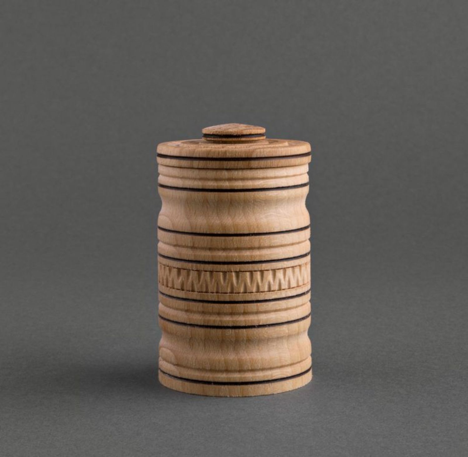 Barattolo di legno con coperchio fatto a mano Vasetto di legno per le spezie 
 foto 3