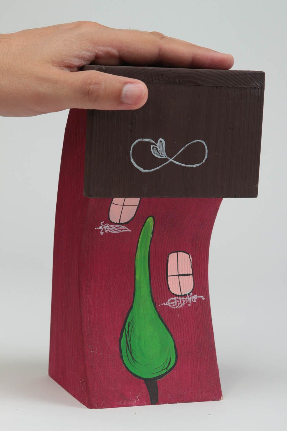Фигурка из дерева для декора домик из сосны ручной работы бордовый экологический фото 5