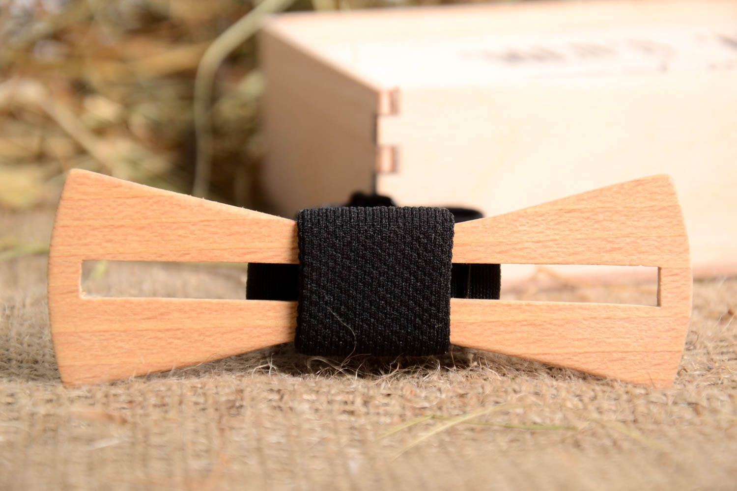 Handmade schöne Fliege Krawatte Accessoire für Männer schwarz Fliege aus Holz  foto 1