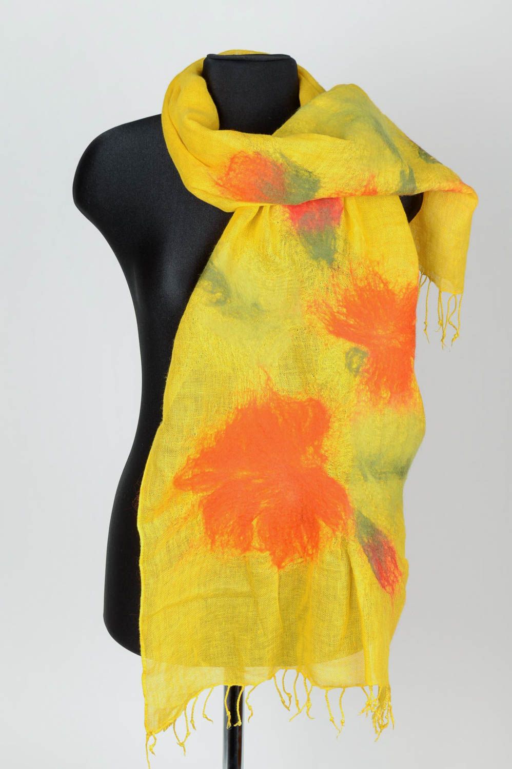Écharpe laine Accessoire fait main Cadeau femme jaune orange avec fleurs photo 1