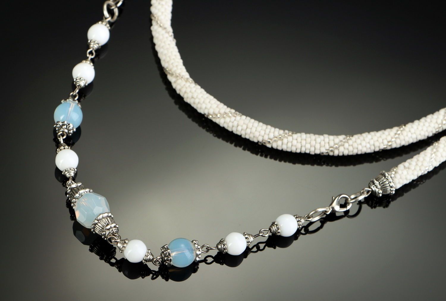 Lariat, necklace with agate and opal photo 2
