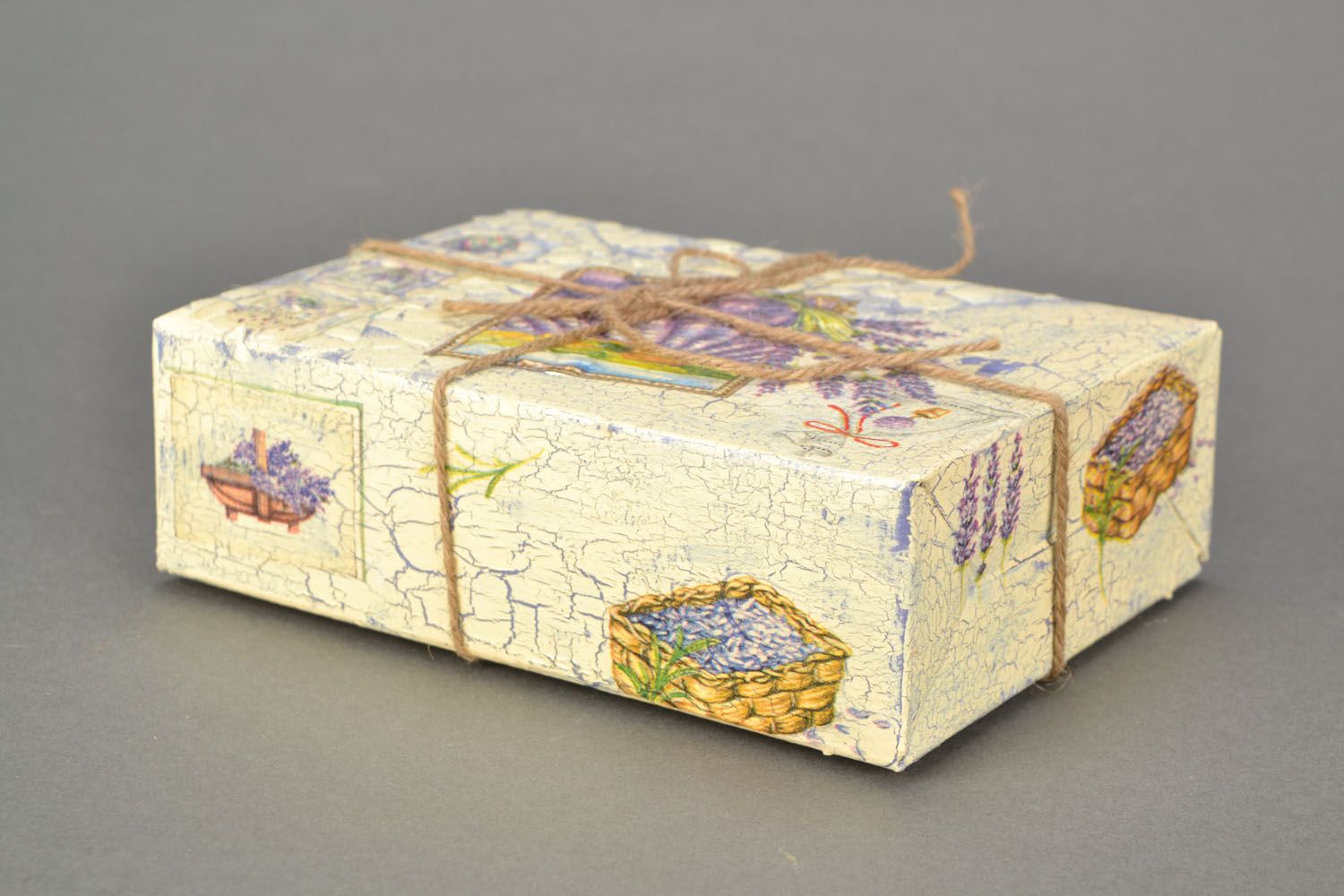 Gift box made using decoupage technique photo 3