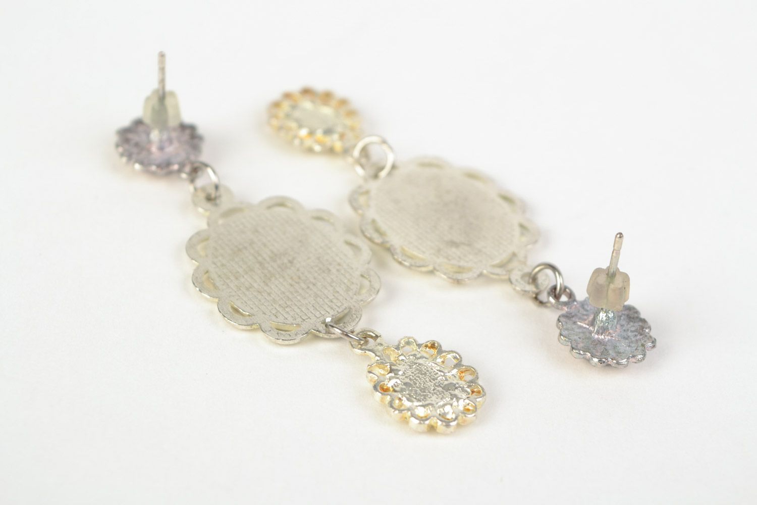 Lange originelle Vintage Ohrringe aus Juwelierharz schöne Nelken Handarbeit  foto 4