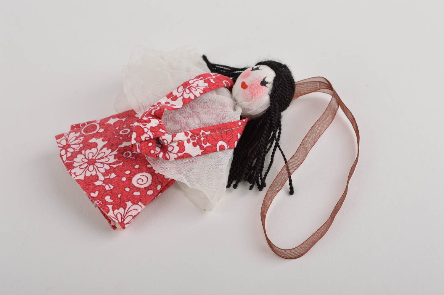 Porte-clé poupée Accessoire fait main en tissus Cadeau original pour fille photo 3