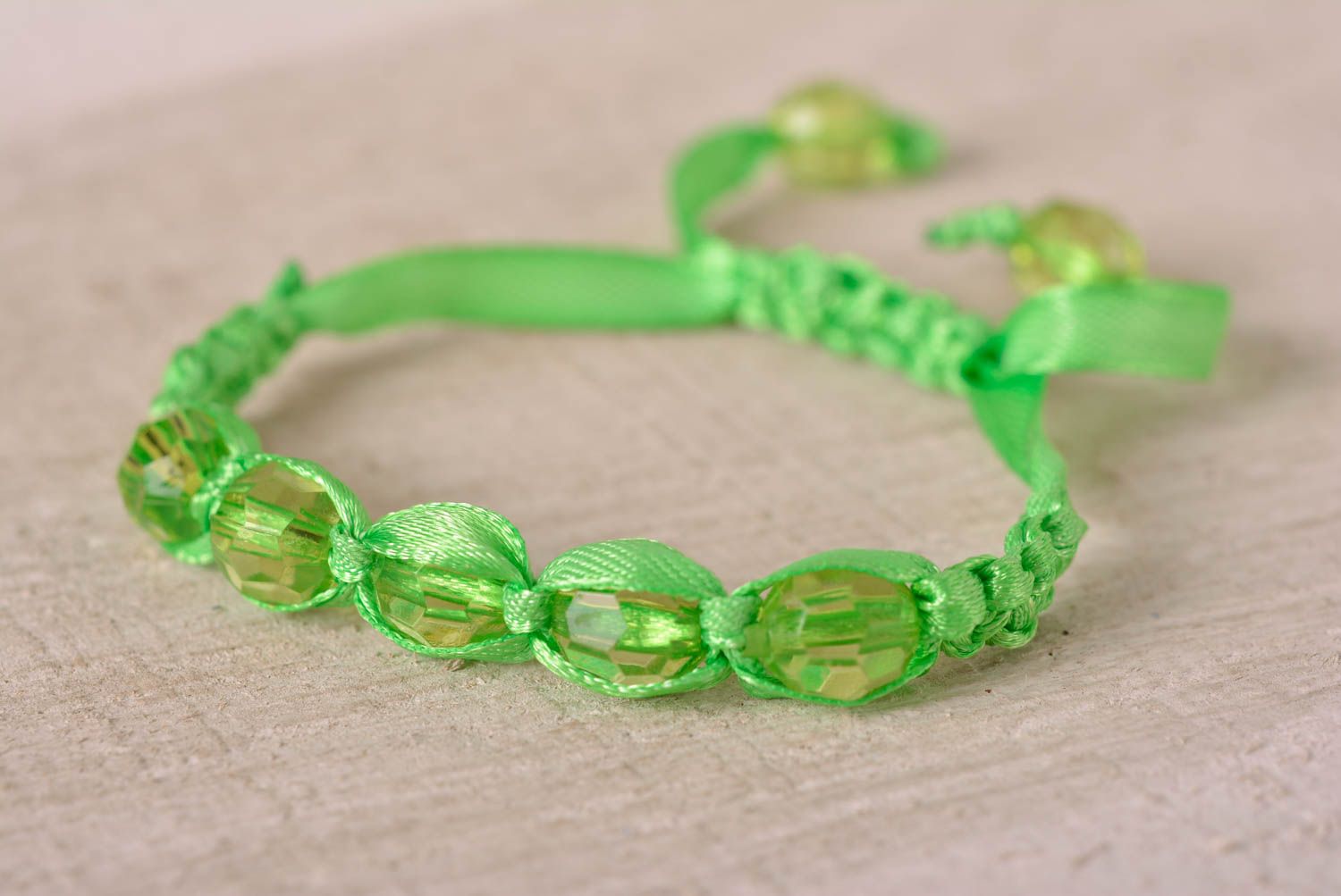 Pulsera artesanal con cuentas verdes accesorio para mujer regalo original foto 1
