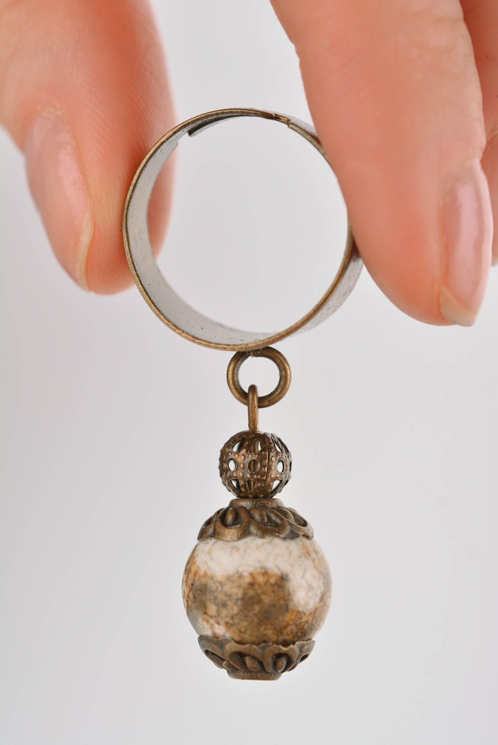 Кольцо ручной работы металлическое украшение женское кольцо с подвеской фото 4