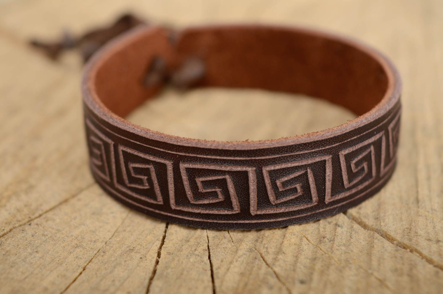 Bracelet en cuir naturel avec méandre marron fait main ethnique pour homme photo 1