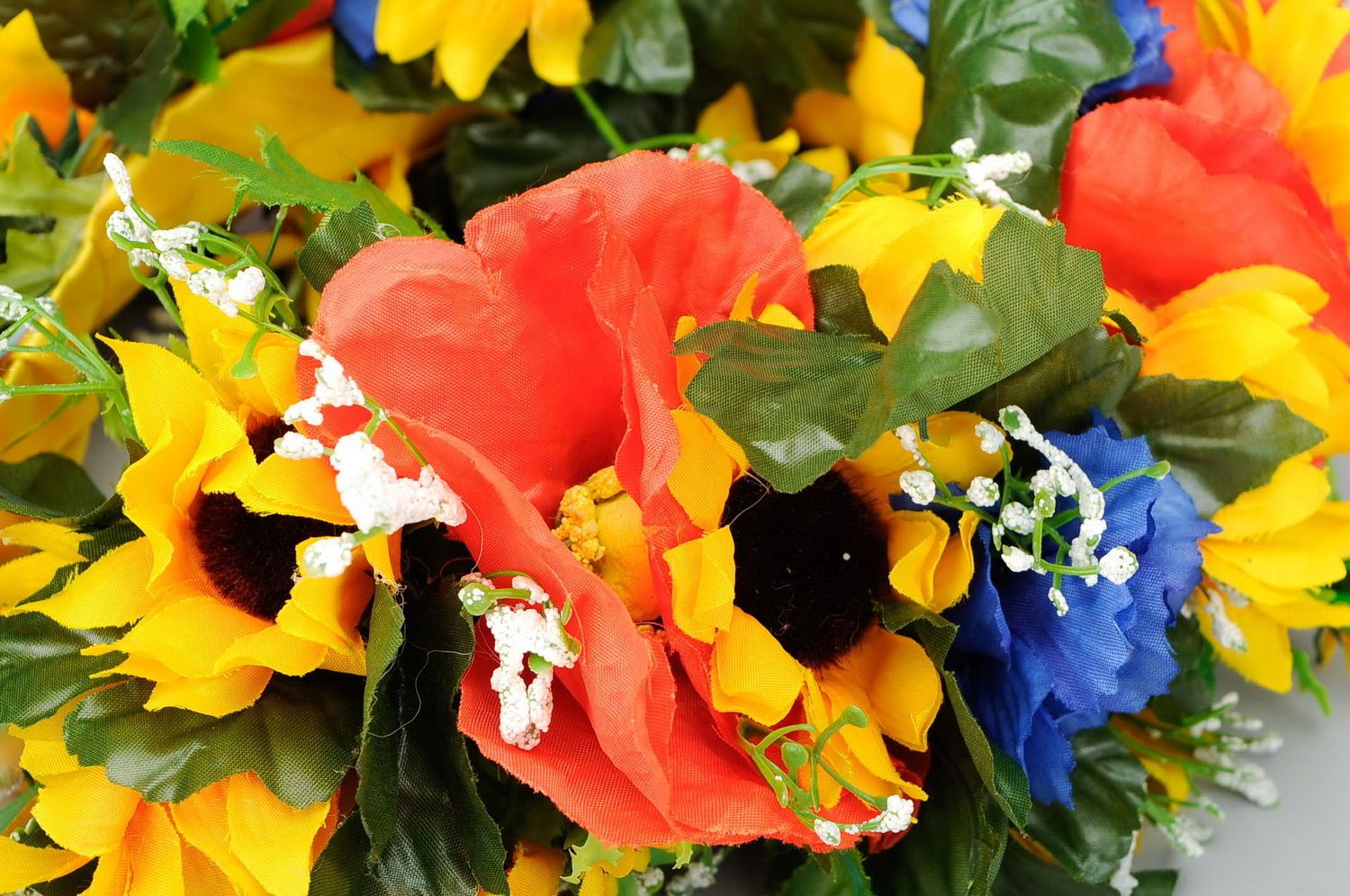 Ghirlanda con fiori belli fatta a mano accessorio originale d'autore da donna foto 5