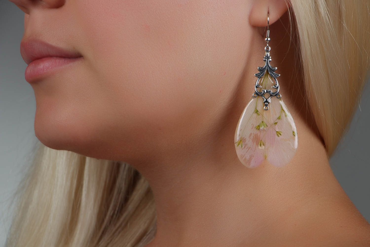 Dangling earrings with alstroemeria petal  photo 5