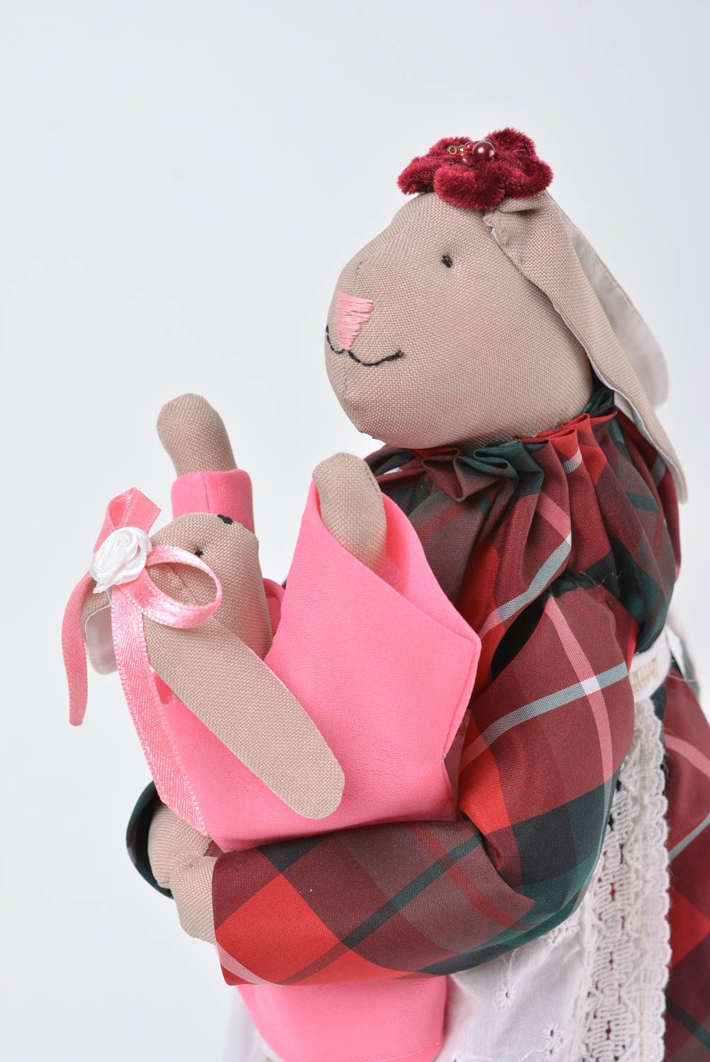 Interieur Kuscheltier Hase mit Tochter aus Baumwolle auf Ständer handgemacht  foto 2