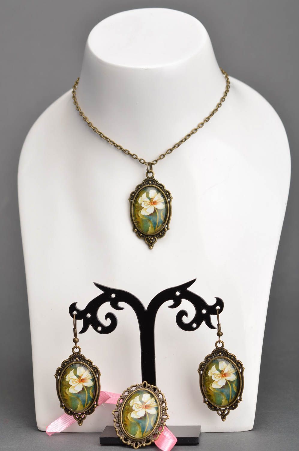 Ensemble de bijoux en métal ovales vintage floraux faits main 3 pièces photo 1