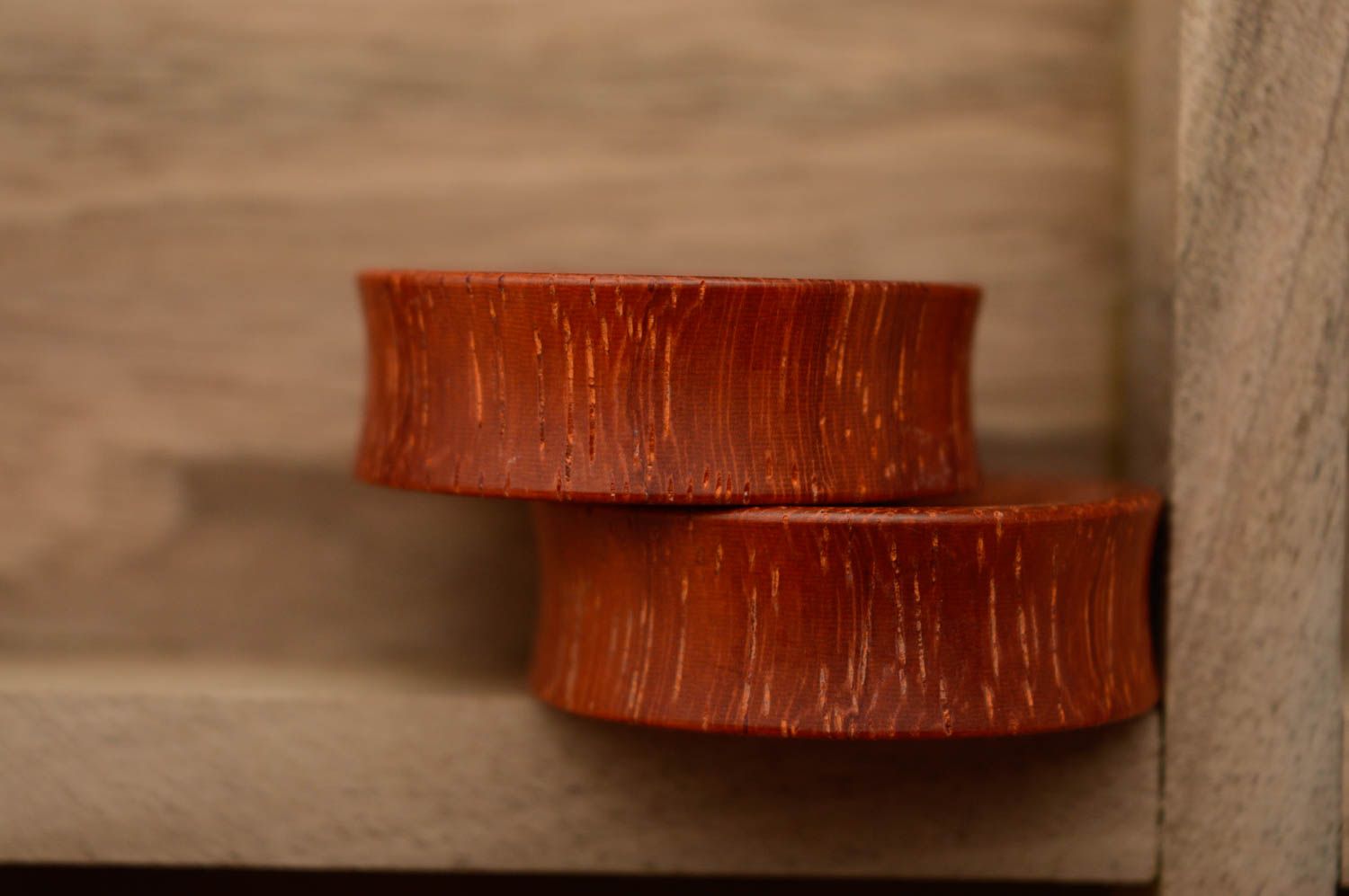 Piercing plugs faits main originaux en bois accessoires avec mécanisme d'horloge photo 2