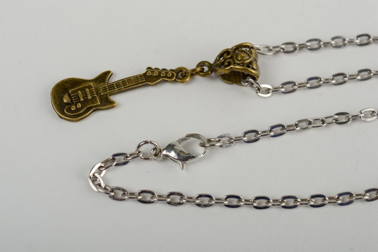 Metal pendant handmade metal jewelry metal accessories guitar pendant for girls photo 3