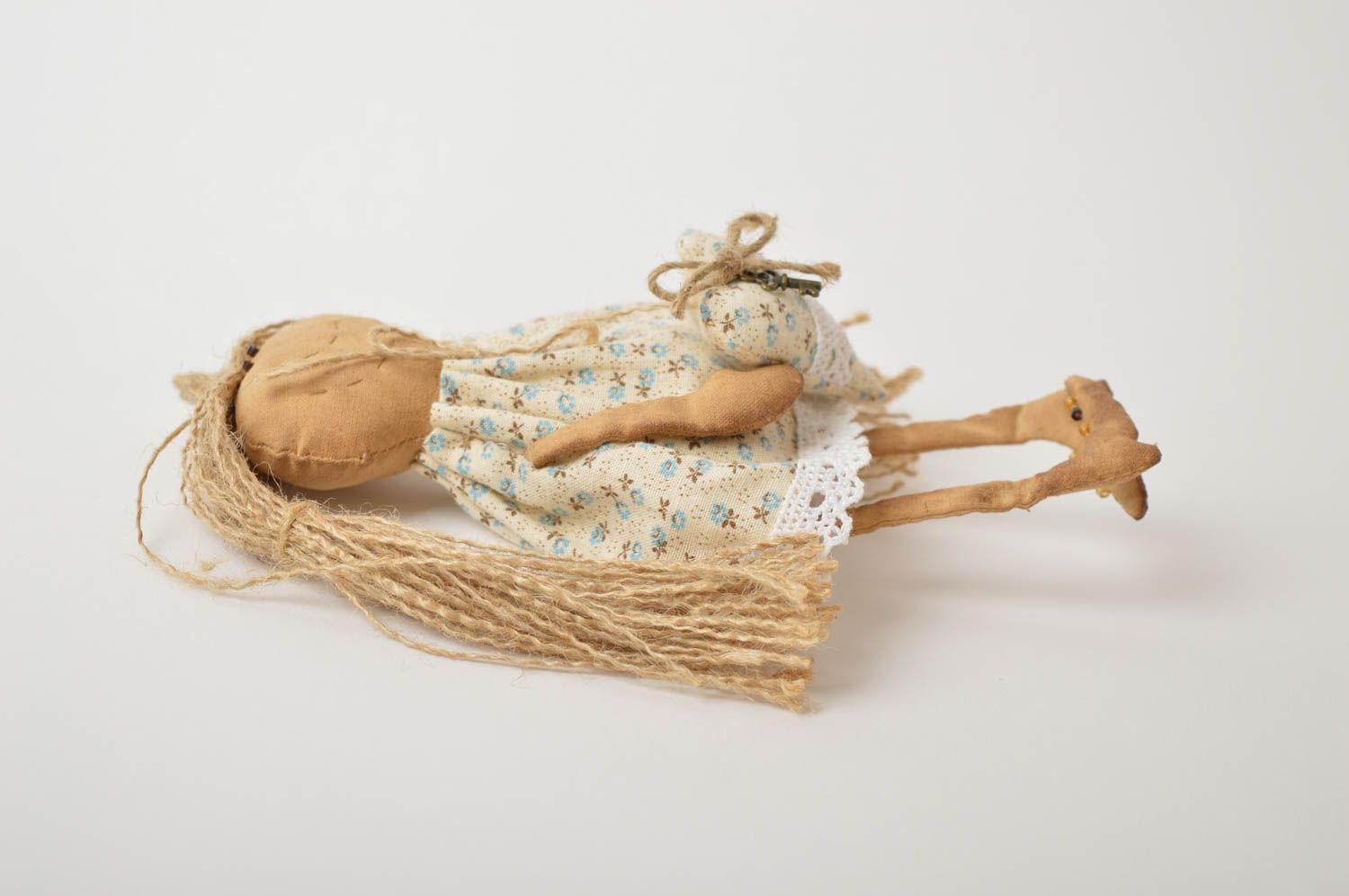 Кукла ручной работы авторская кукла из льна и ситца тряпичная кукла оригинальная фото 4