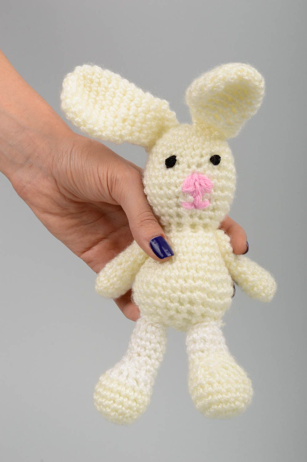 Jouet lapin Peluche faite main blanche acryliques tricotée en fils Cadeau enfant photo 3