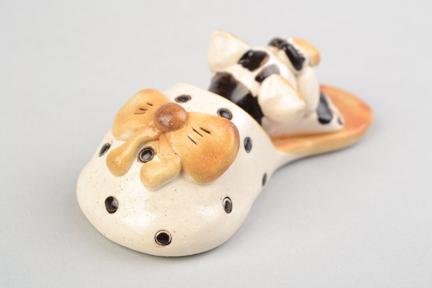 Handmade small decorative glazed ceramic figurine of kitten in slipper photo 5