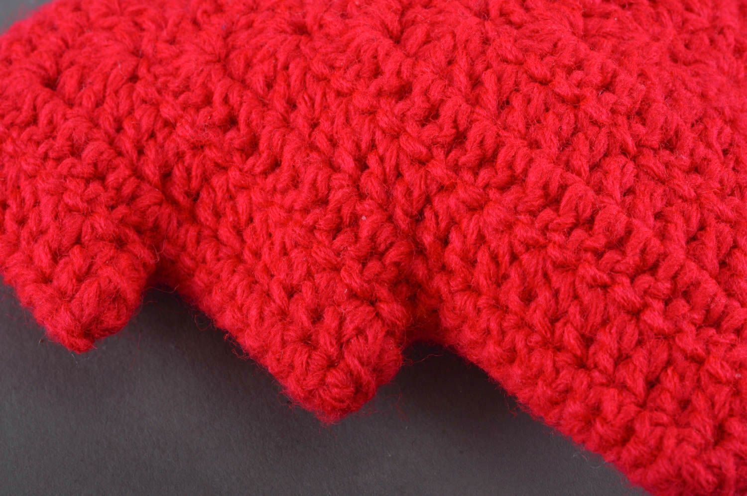 Handmade unusual small red crocheted toy Christmas-tree photo 2