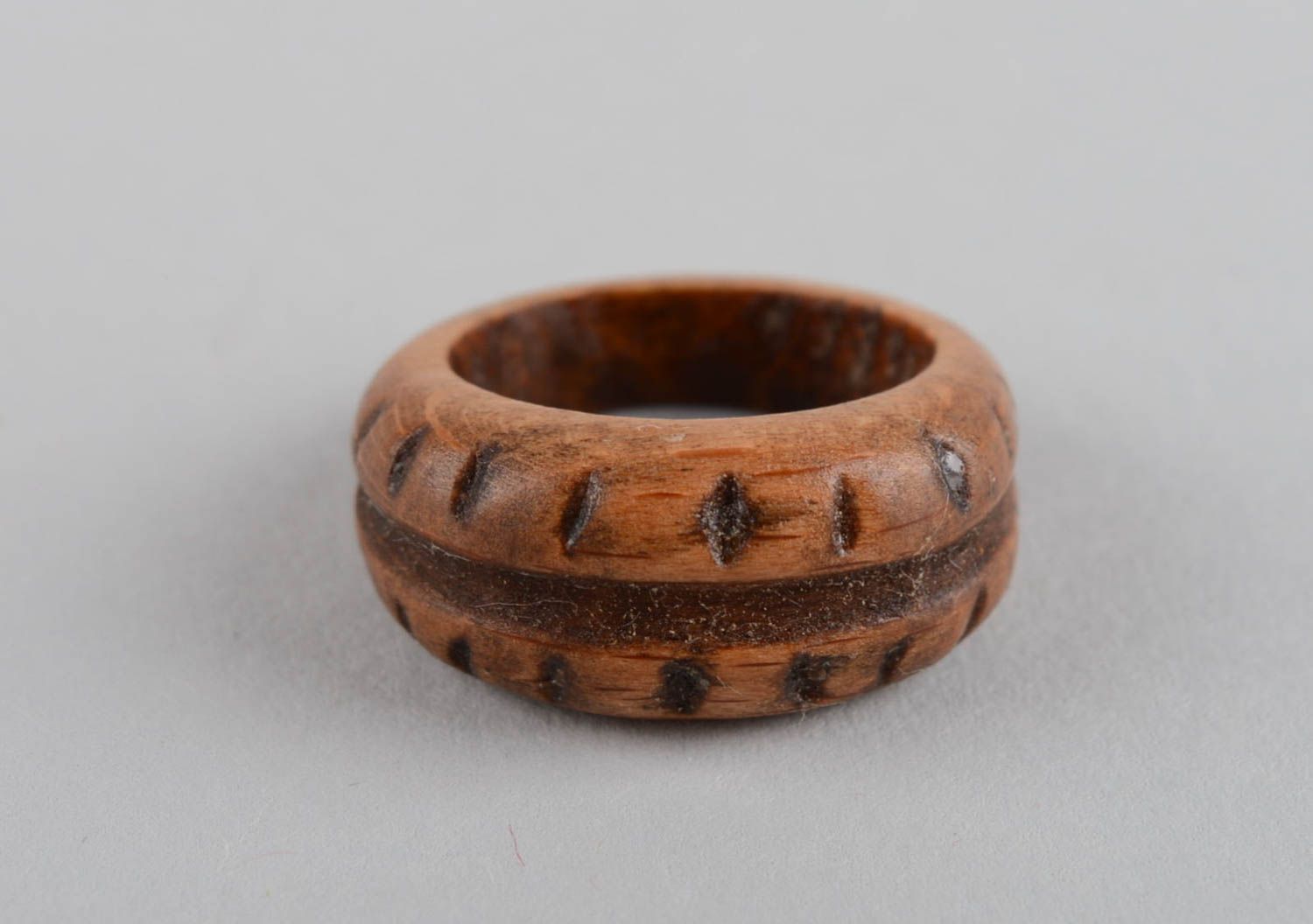 Кольцо ручной работы необычное кольцо ребристое деревянное кольцо для девушки фото 7