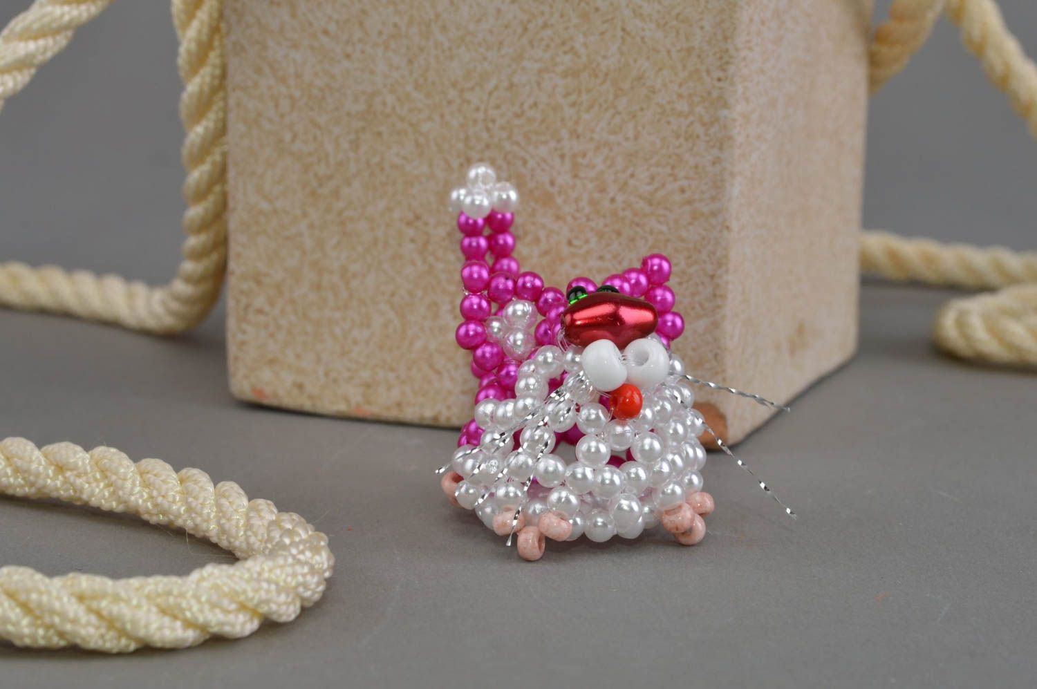 Handmade miniature beaded animal figurine of white and pink kitten for interior photo 1