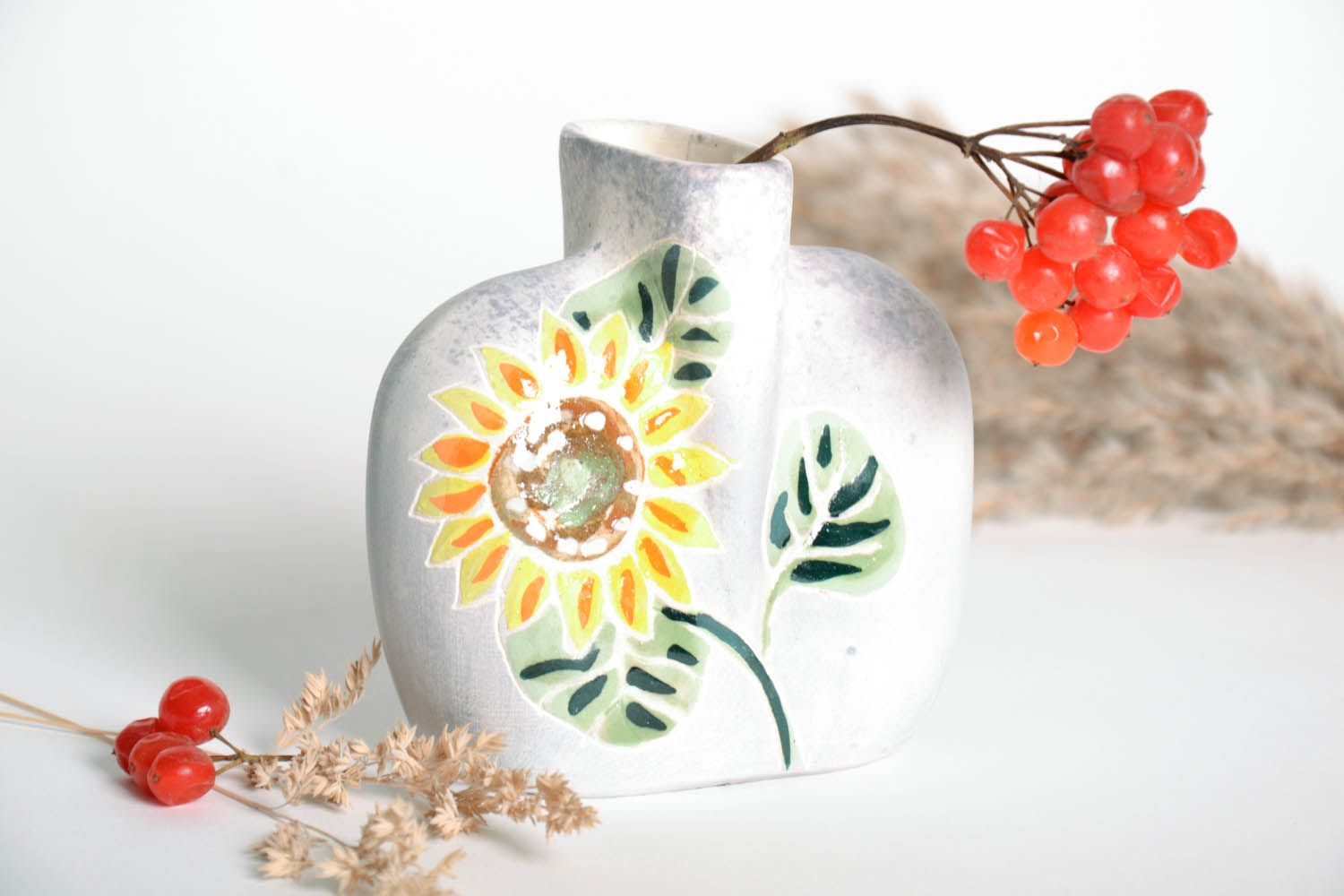 4 inches tall square shape white color ceramic decorative vase with sunflower 0,7 lb photo 1