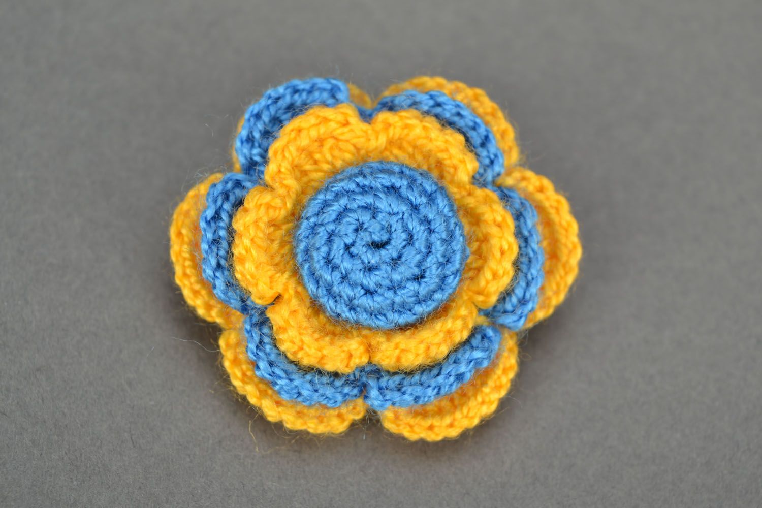 Broche tricotée au crochet originale Fleur photo 3