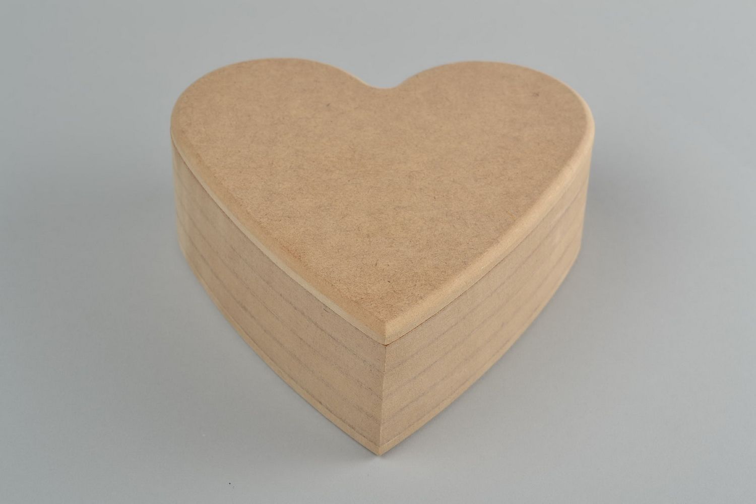 Boîte en forme de coeur en panneau de fibres de bois à décorer faite main photo 5