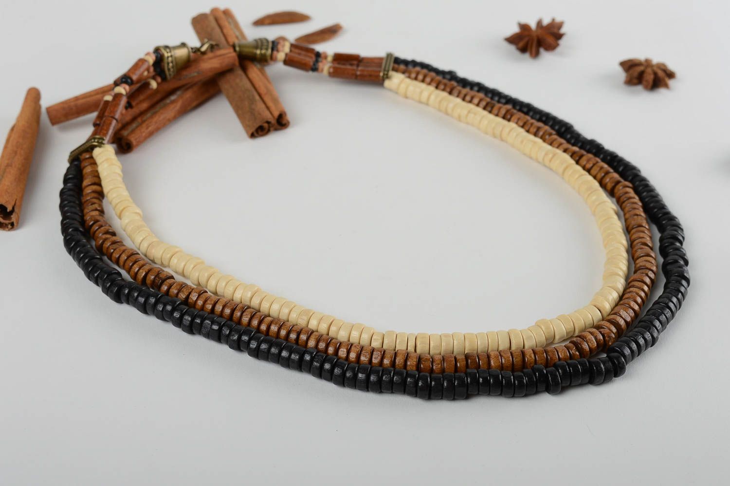Деревянные бусы украшение ручной работы украшение на шею в три ряда модное фото 1