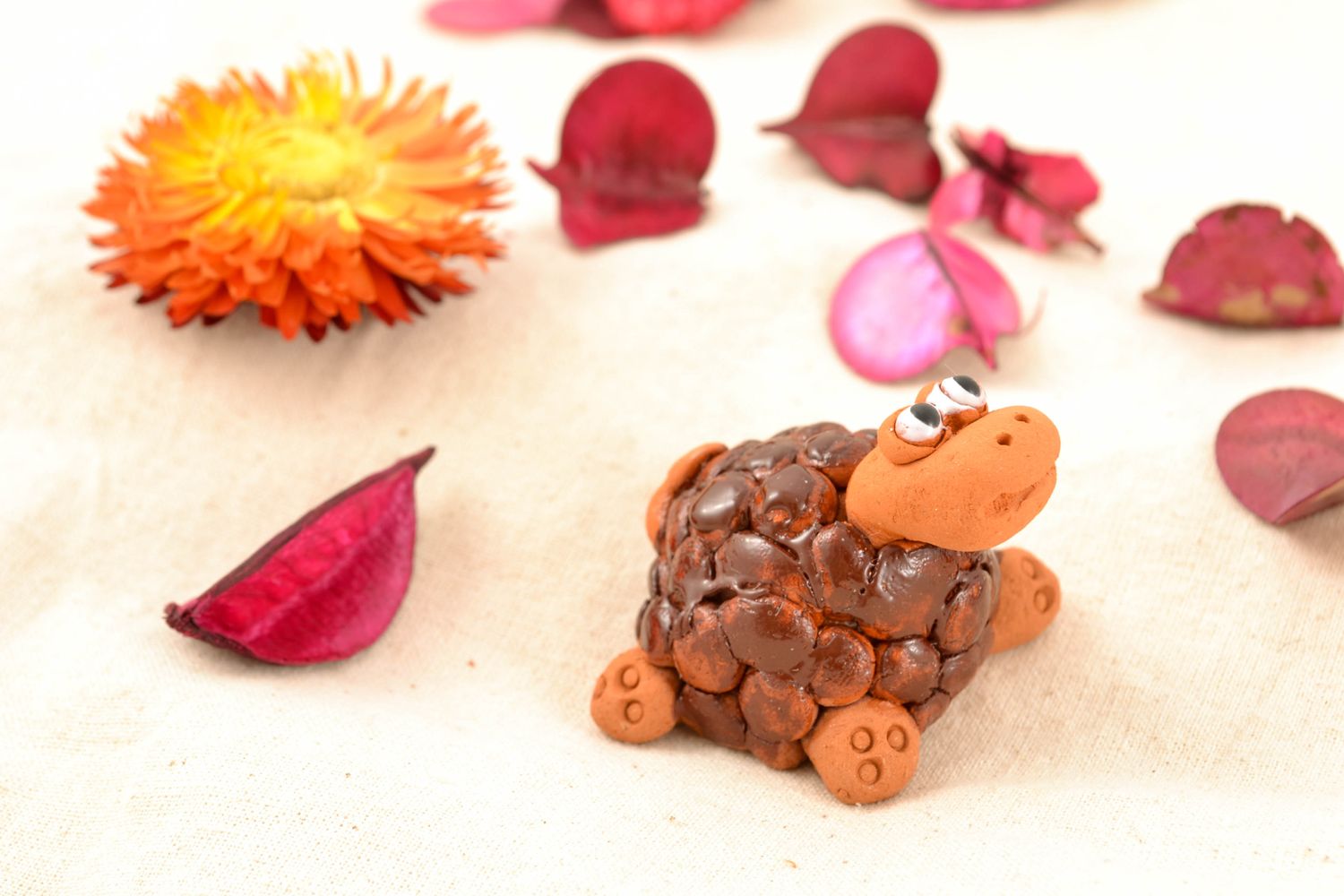 Figurine miniature tortue en terre cuite faite main photo 2