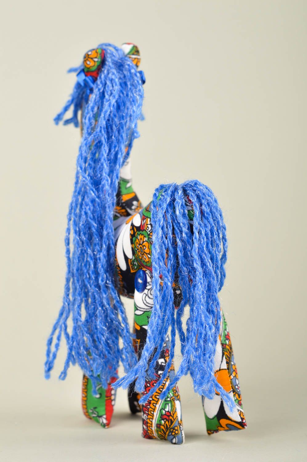 Peluche cheval Jouet fait main original en coton multicolore Décoration maison photo 3