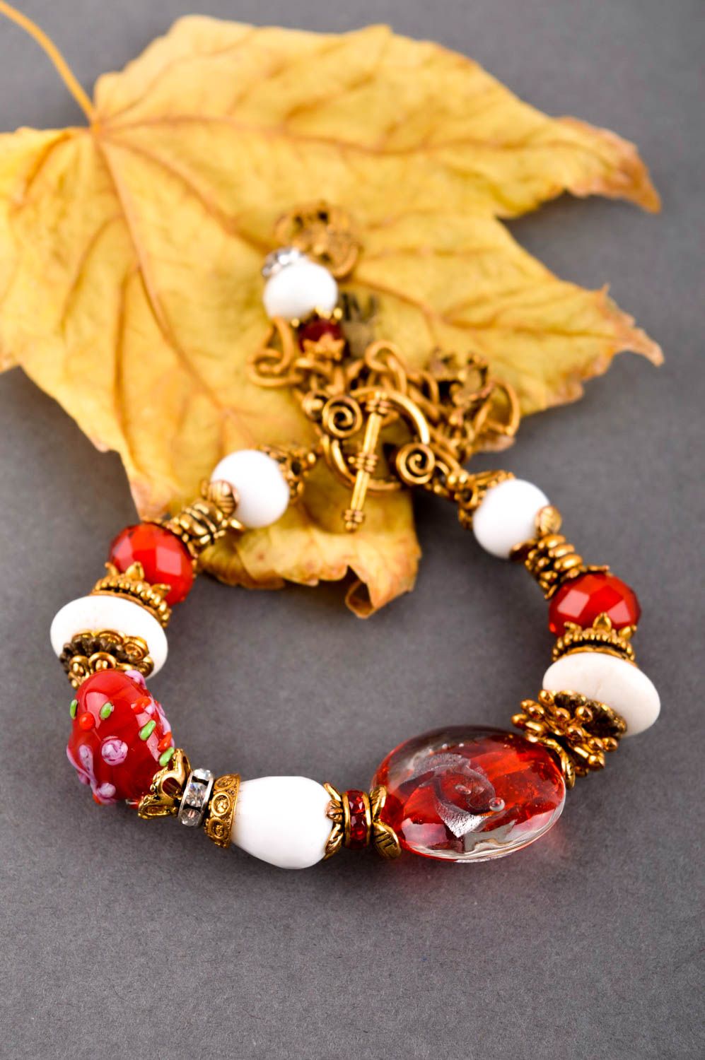 Bracelet en pierres Bijou fait main laiton rouge design Accessoire femme photo 1