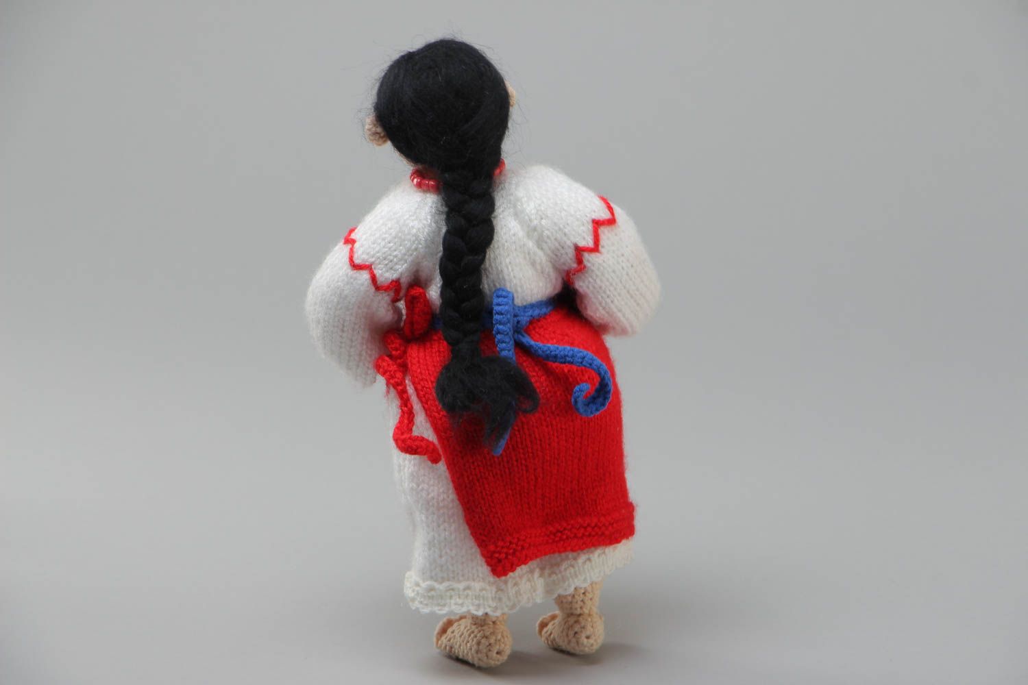 Мягкая вязаная игрушка кукла-украинка крючком из акрила ручной работы детская фото 4