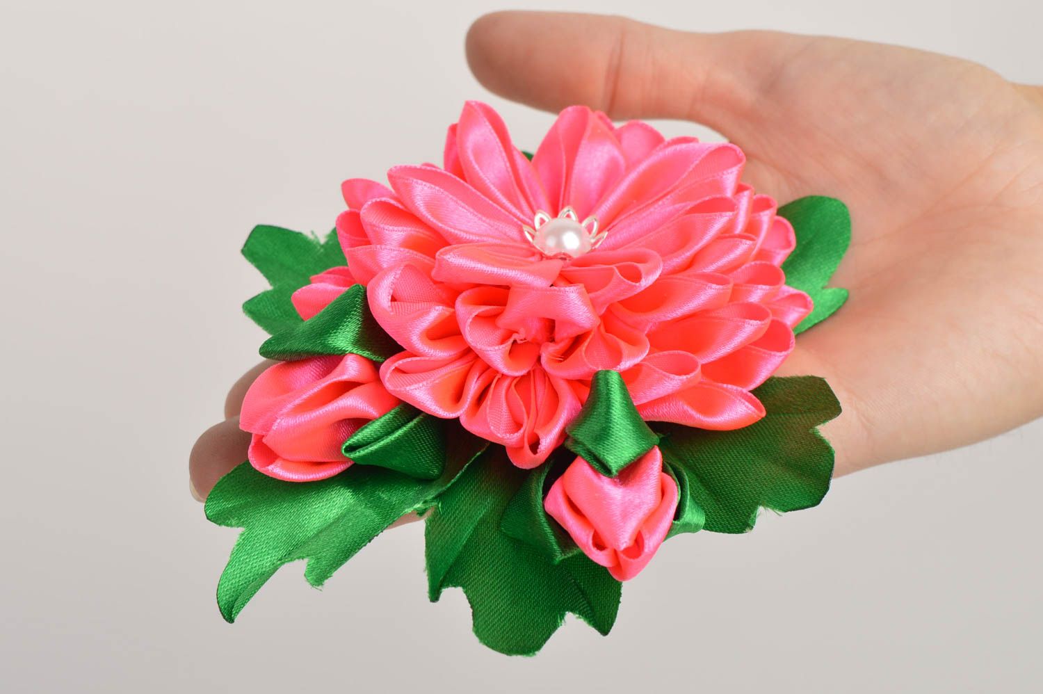 Flores de cintas rosas hechas a mano accesorio para bisutería regalo original foto 2