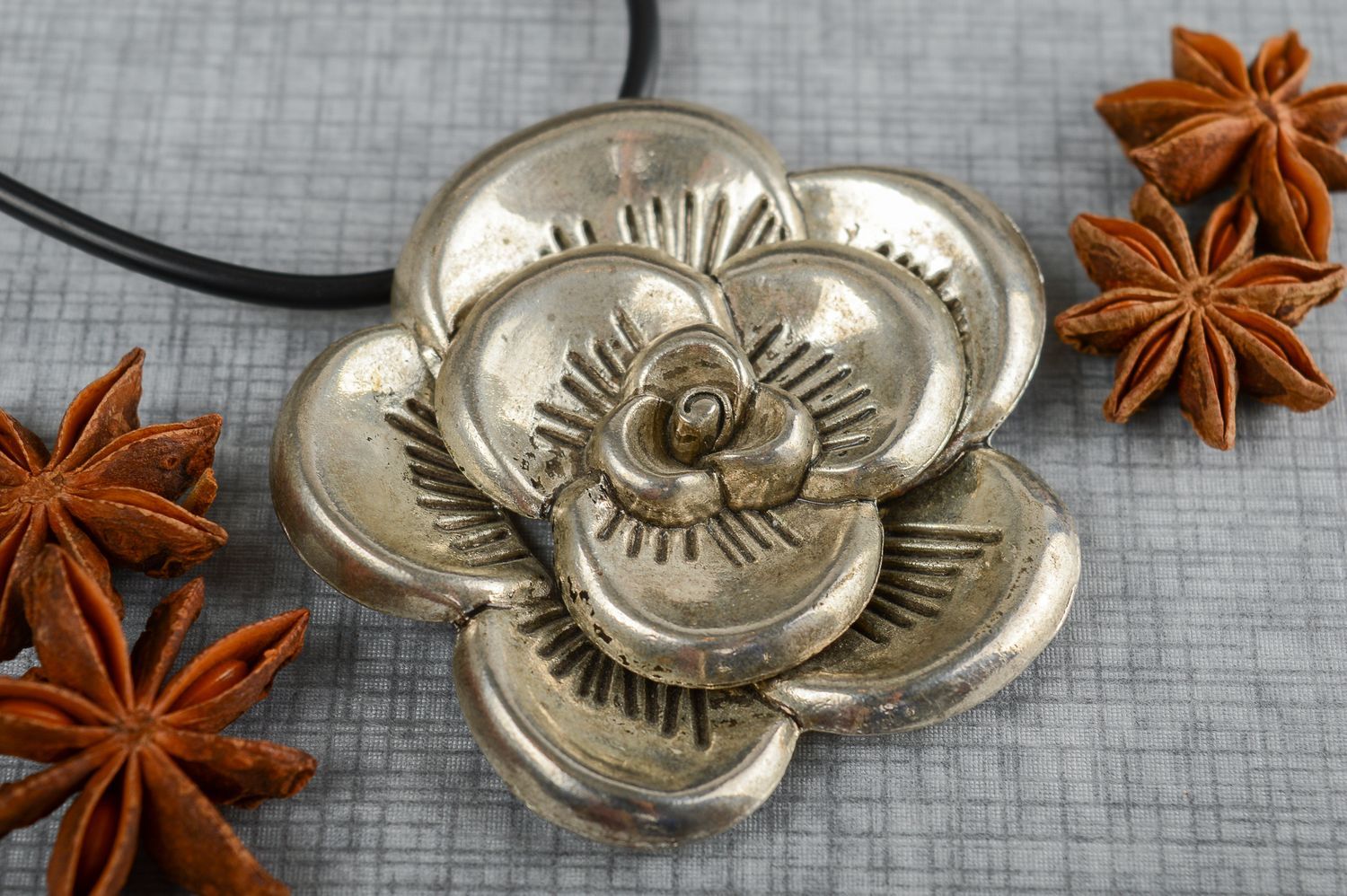 Metal pendant handmade flower jewelry metal accessories fashion pendant for girl photo 1
