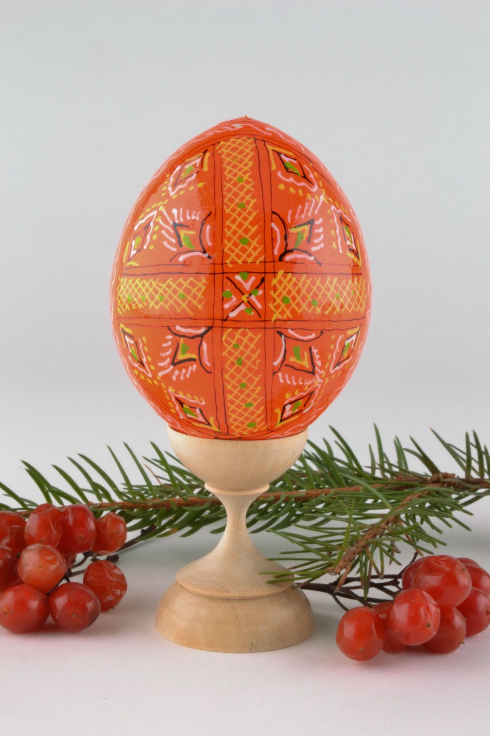 Huevo de Pascua artesanal de madera foto 1