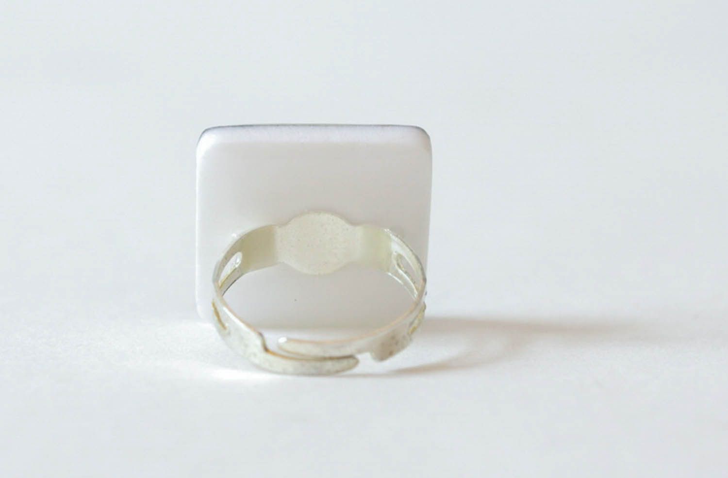 Massiver Ring aus Polymerton Versteckspiel foto 2
