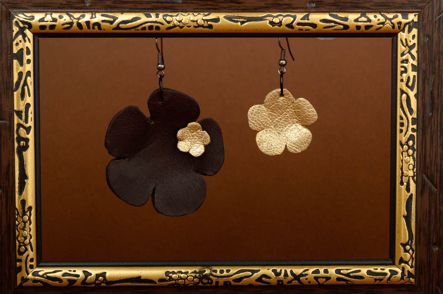 Boucles d'oreilles fleurs Bijou fait main en cuir originales Cadeau femme photo 1