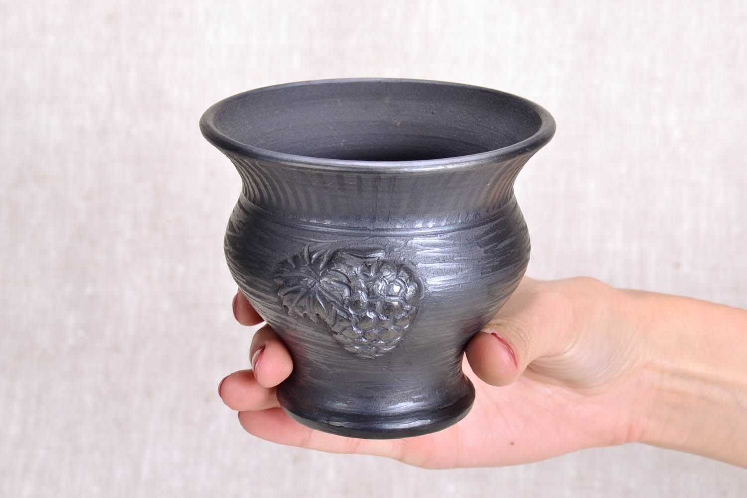 Handgemachter Becher aus Keramik foto 5