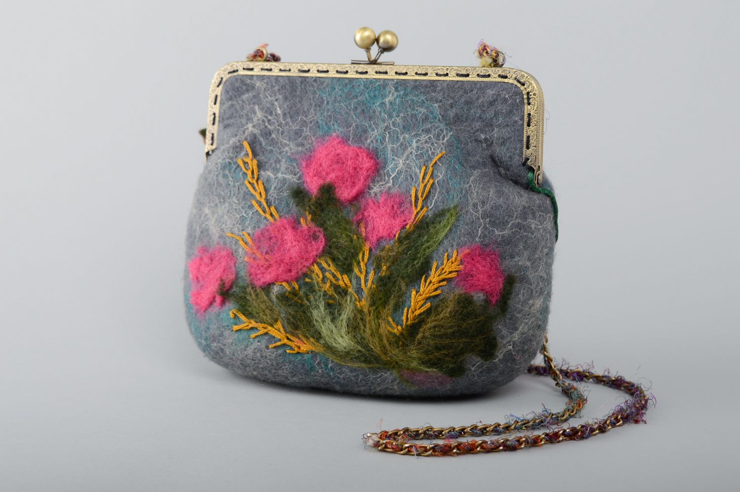 Felted bag with flowers and chain handle photo 3