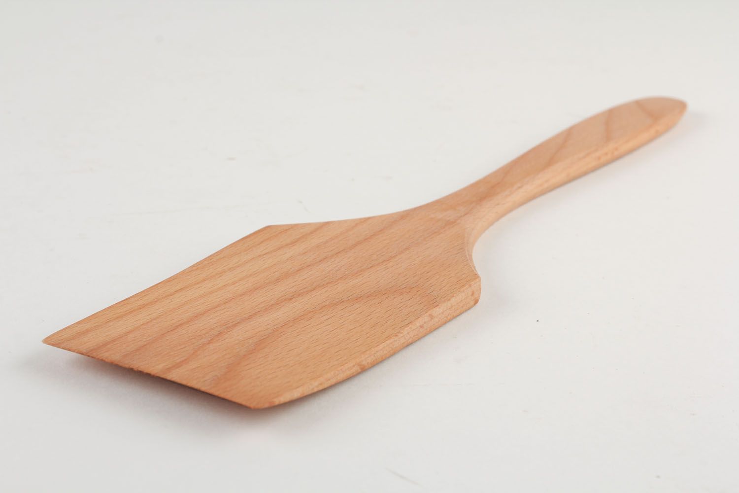 Кухонная лопатка из дерева фото 1