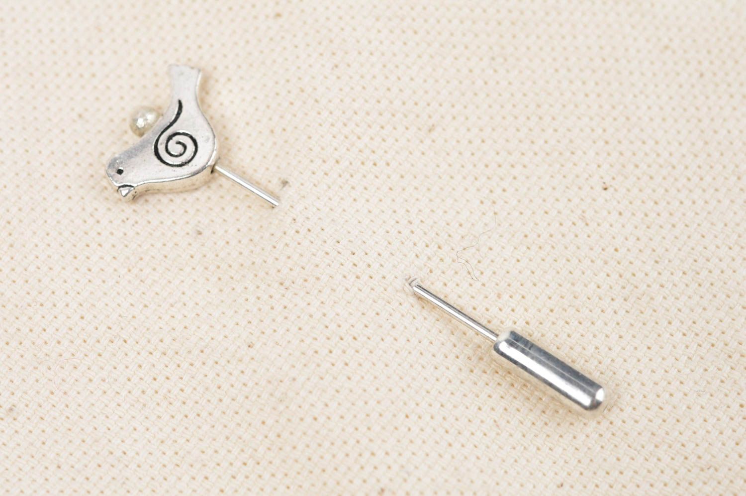 Petite Broche métallique faite main épingle avec oiseau Cadeau pour femme photo 2