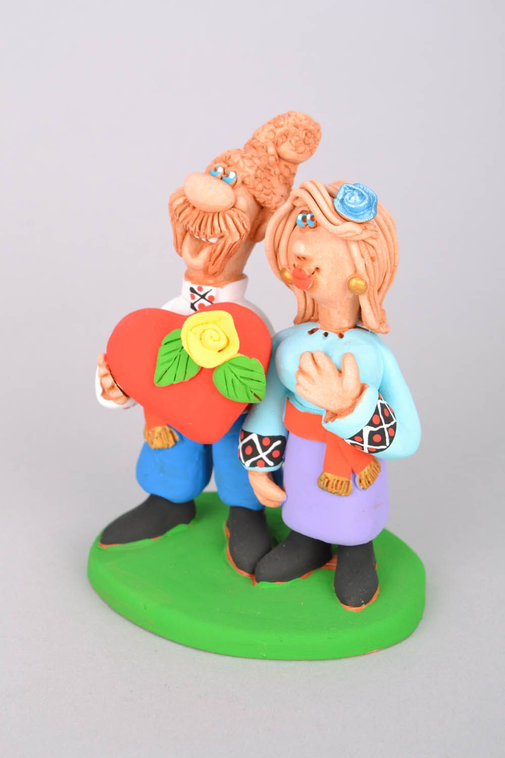 Keramik Statuette Paar mit einem Herzen foto 3