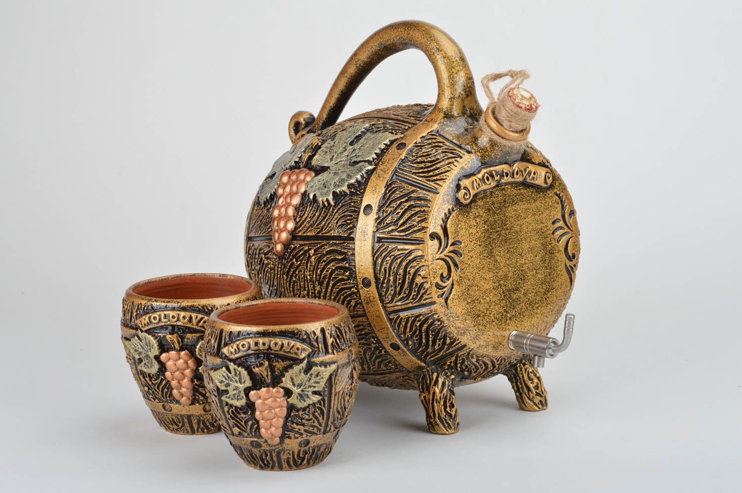 Barril de arcilla y dos copas artesanales dorados originales conjunto  foto 2
